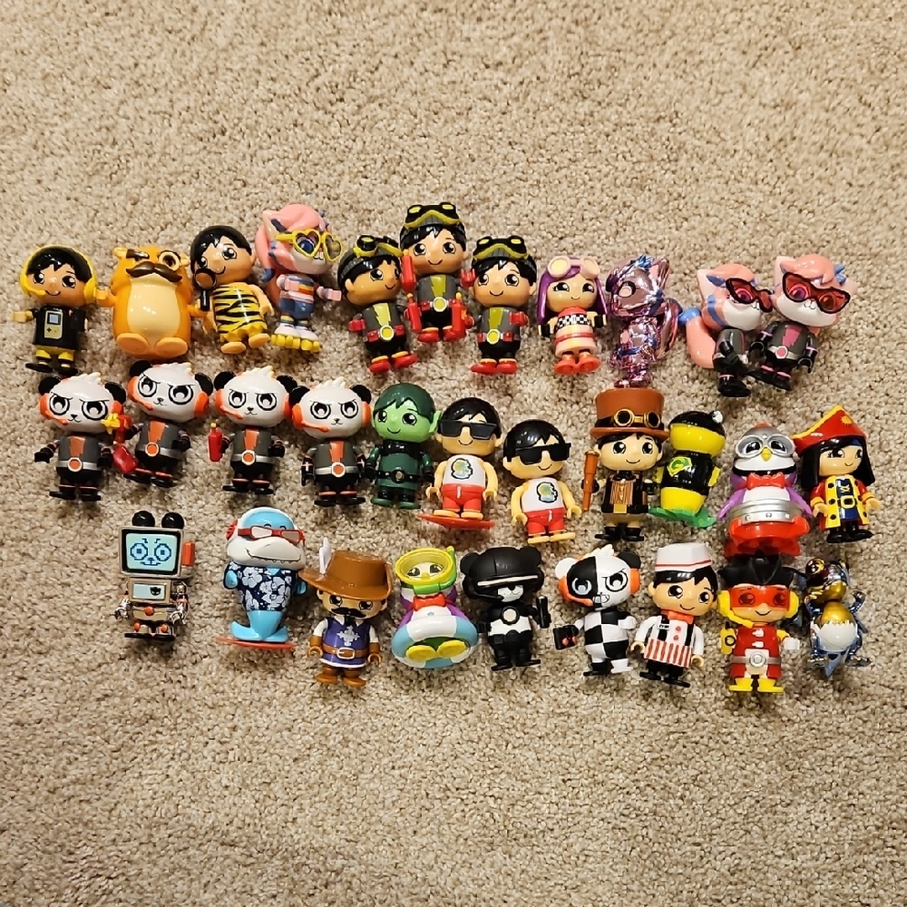 Ryan's World Mystery Bag Figurines